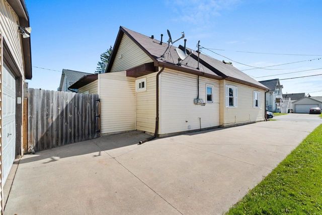 828 S CHESTNUT AVENUE, Green Bay, WI 54304