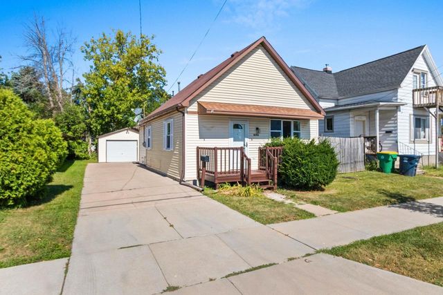 828 S CHESTNUT AVENUE, Green Bay, WI 54304
