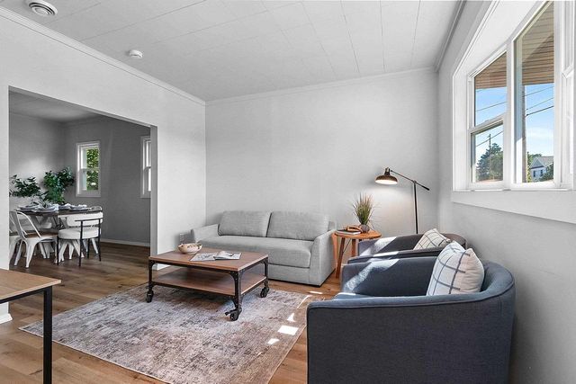 828 S CHESTNUT AVENUE, Green Bay, WI 54304