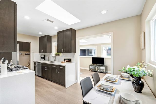 946 W Kendall, Corona, CA 92882