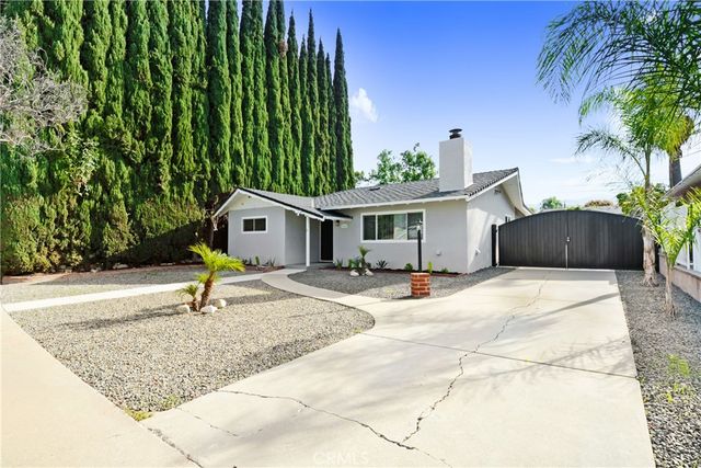 946 W Kendall, Corona, CA 92882
