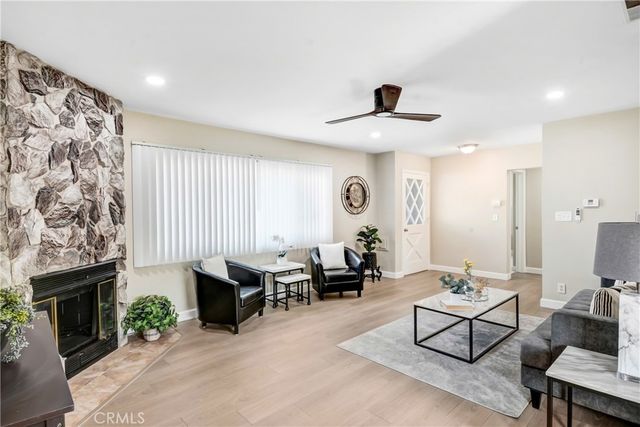 946 W Kendall, Corona, CA 92882