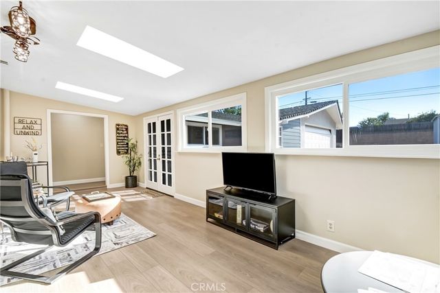 946 W Kendall, Corona, CA 92882