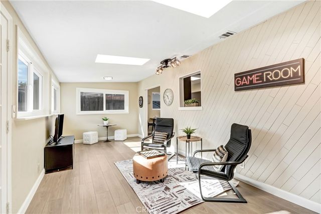 946 W Kendall, Corona, CA 92882