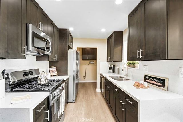 946 W Kendall, Corona, CA 92882