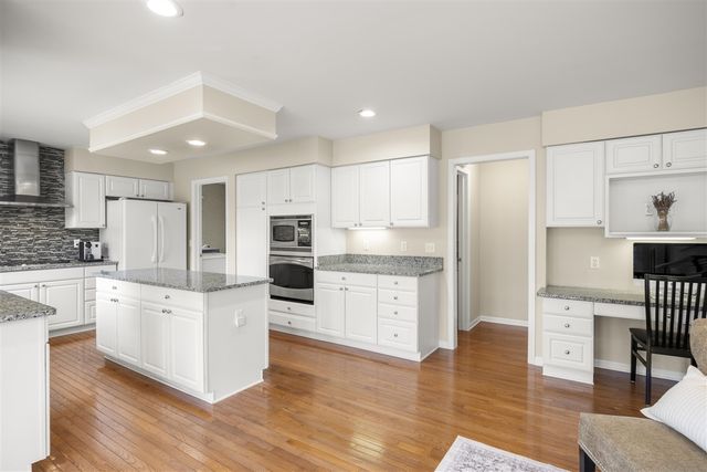 4949 Lexington Court, Rochester, MI 48306