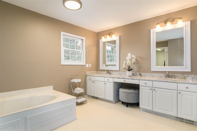 4949 Lexington Court, Rochester, MI 48306