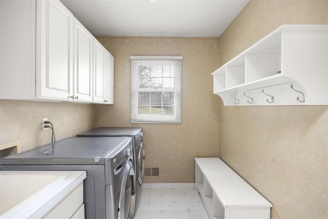 4949 Lexington Court, Rochester, MI 48306