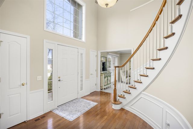 4949 Lexington Court, Rochester, MI 48306