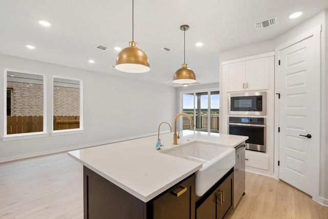 112 High Valley Drive, Liberty Hill, TX 78642