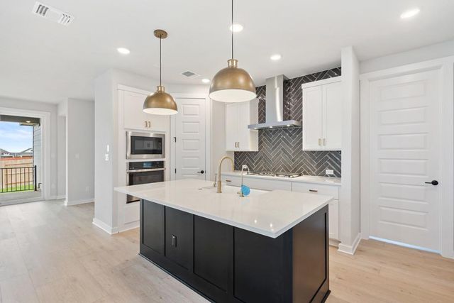 112 High Valley Drive, Liberty Hill, TX 78642