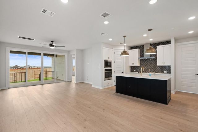 112 High Valley Drive, Liberty Hill, TX 78642