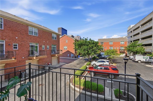 207 N Patterson Boulevard, Dayton, OH 45402