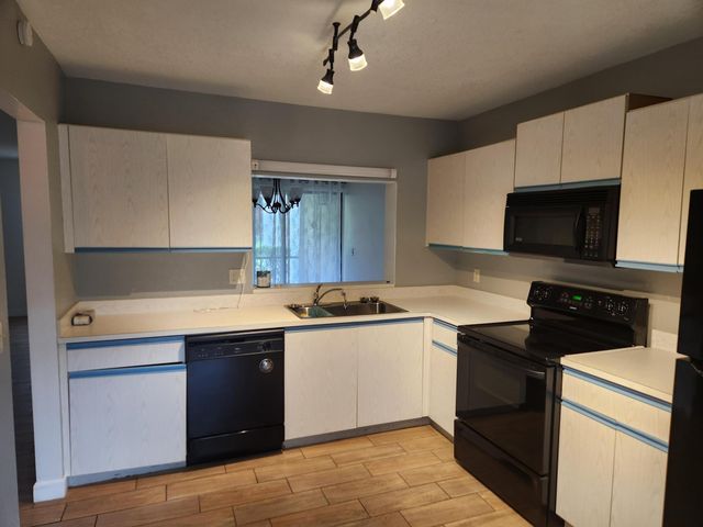 3345 Lucerne Park Drive 3345, Greenacres, FL 33467