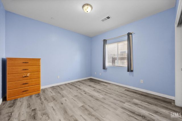 9313 Wolf River Avenue, Bakersfield, CA 93312