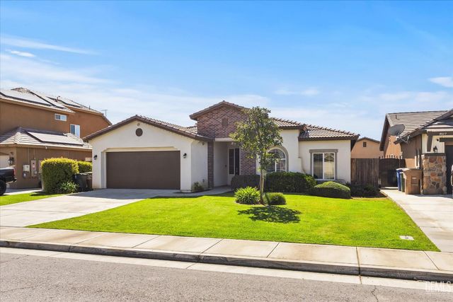9313 Wolf River Avenue, Bakersfield, CA 93312