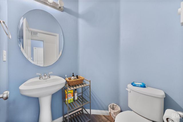 9313 Wolf River Avenue, Bakersfield, CA 93312