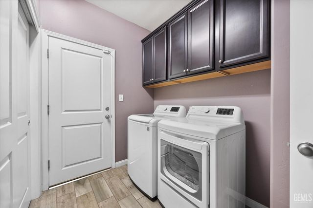 9313 Wolf River Avenue, Bakersfield, CA 93312