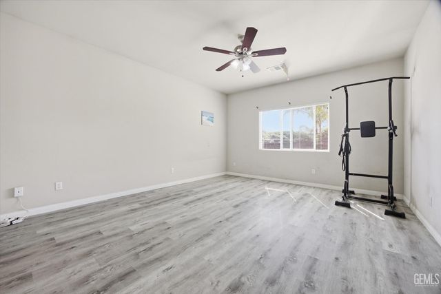 9313 Wolf River Avenue, Bakersfield, CA 93312