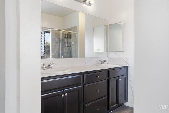 9313 Wolf River Avenue, Bakersfield, CA 93312