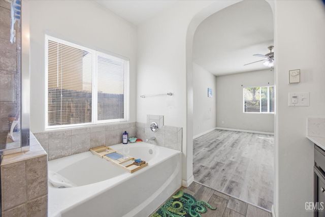 9313 Wolf River Avenue, Bakersfield, CA 93312