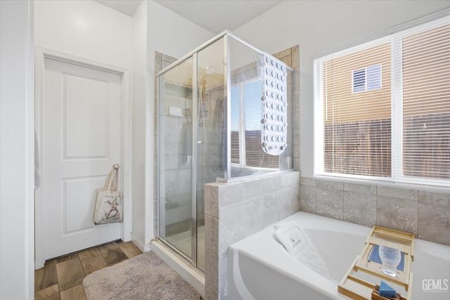 9313 Wolf River Avenue, Bakersfield, CA 93312