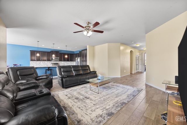 9313 Wolf River Avenue, Bakersfield, CA 93312