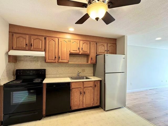 37 South St 7, Medford, MA 02155