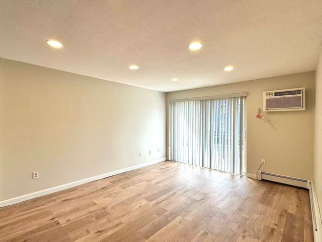 37 South St 7, Medford, MA 02155