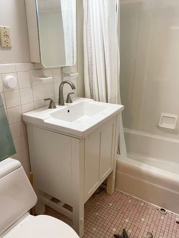 37 South St 7, Medford, MA 02155