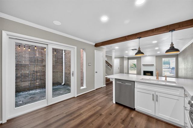 6308 Meredith Drive, Bellaire, TX 77401