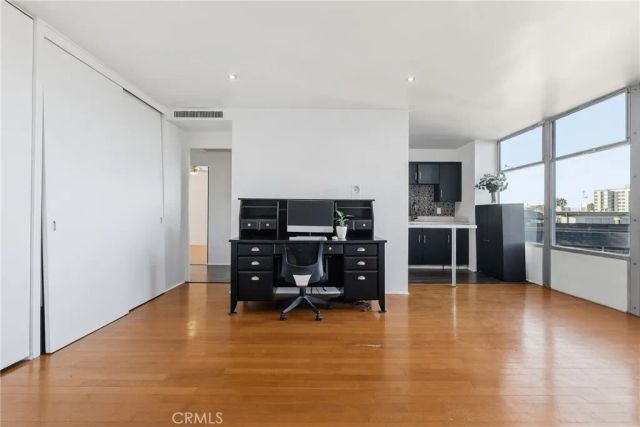 100 Atlantic Avenue 405, Long Beach, CA 90802