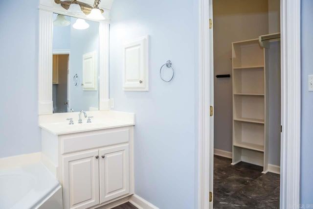 7 Bouresse Dr, Little Rock, AR 72223