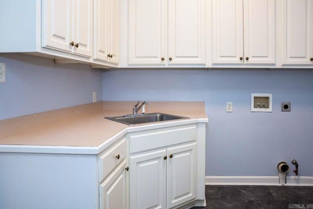 7 Bouresse Dr, Little Rock, AR 72223