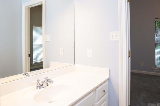 7 Bouresse Dr, Little Rock, AR 72223