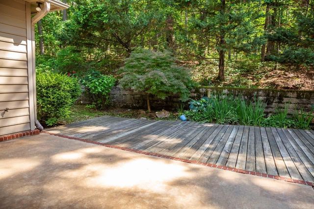 7 Bouresse Dr, Little Rock, AR 72223