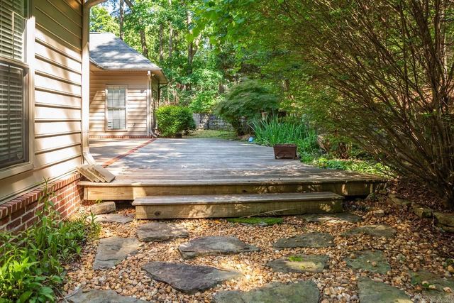 7 Bouresse Dr, Little Rock, AR 72223