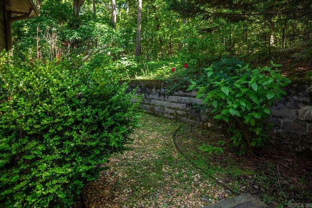 7 Bouresse Dr, Little Rock, AR 72223