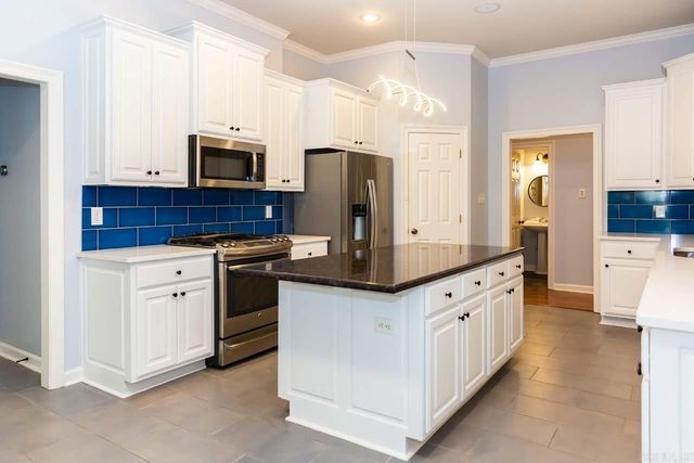 7 Bouresse Dr, Little Rock, AR 72223