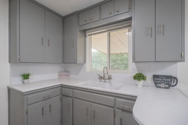 4065 N Eddy Avenue, Fresno, CA 93727