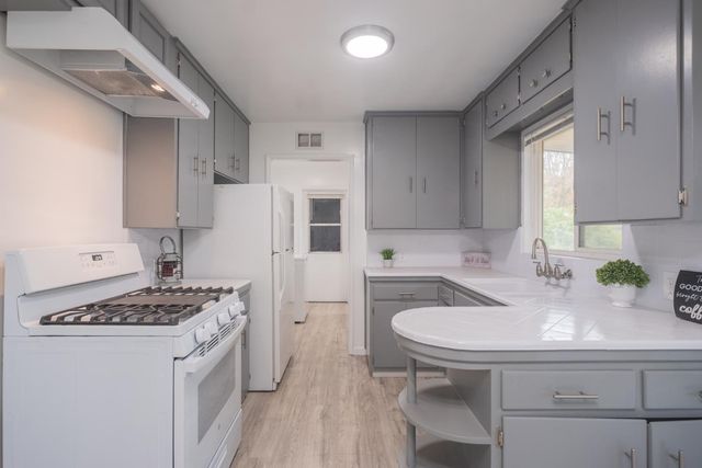 4065 N Eddy Avenue, Fresno, CA 93727