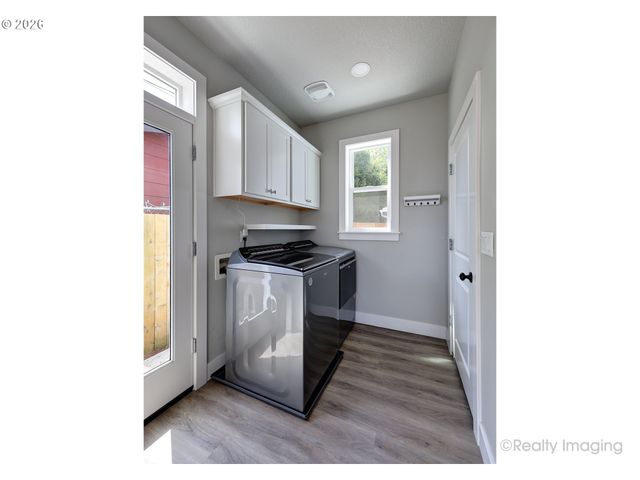 5406 N CECELIA St, Portland, OR 97203