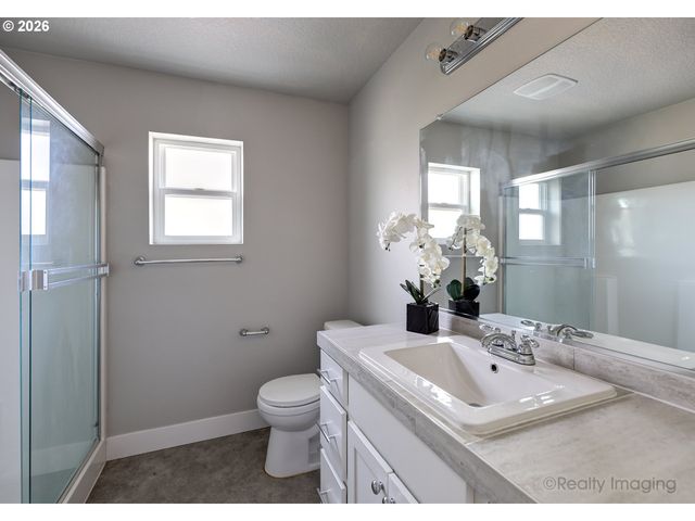 5406 N CECELIA St, Portland, OR 97203