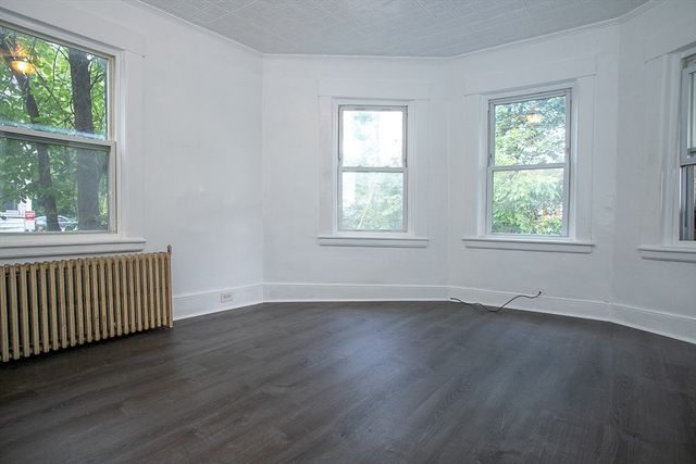 22 Prescott St, Leominster, MA 01453