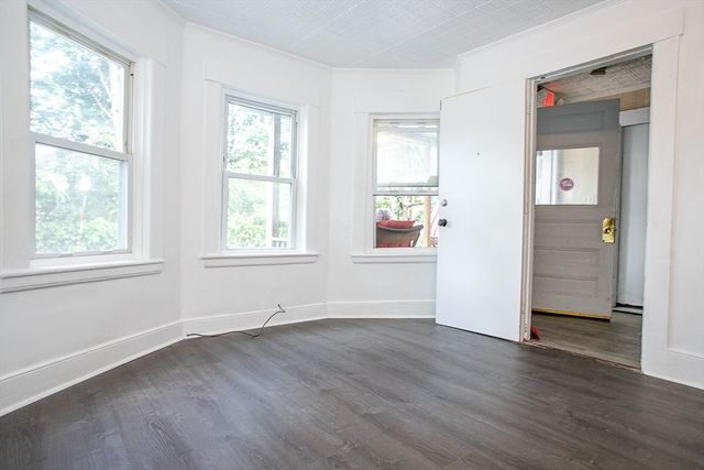 22 Prescott St, Leominster, MA 01453