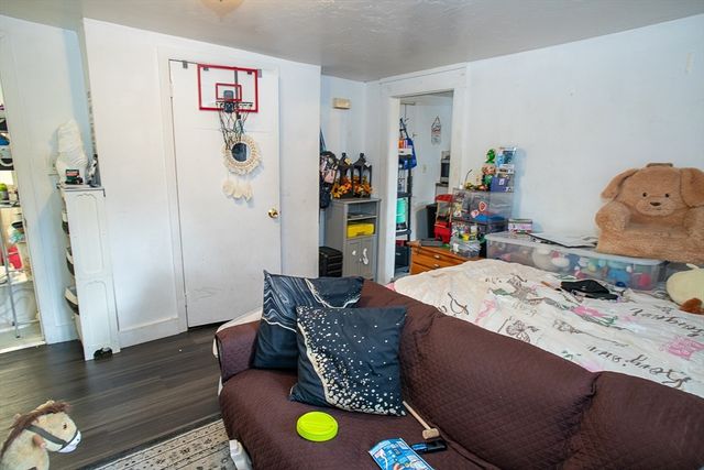 22 Prescott St, Leominster, MA 01453