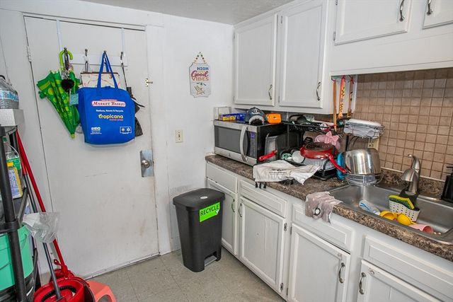 22 Prescott St, Leominster, MA 01453