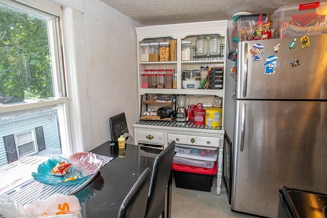 22 Prescott St, Leominster, MA 01453