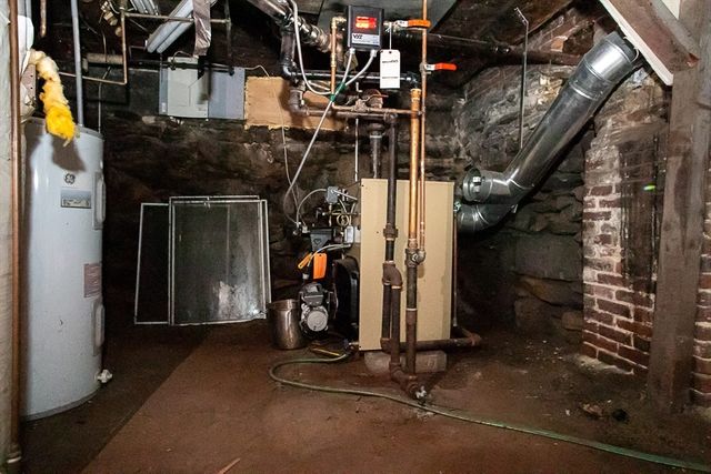 22 Prescott St, Leominster, MA 01453