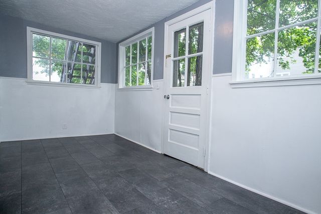 22 Prescott St, Leominster, MA 01453